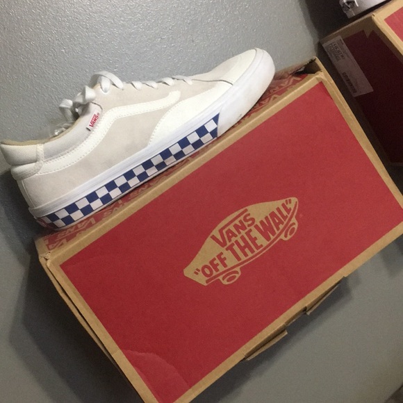 Vans - Picture 1 of 2